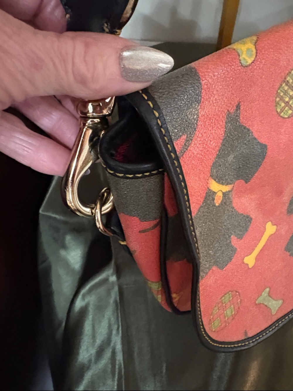 Dooney and Bourke Black Scottie Dog Print crossbody flap bag Rare collectible! - Picture 5 of 13